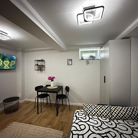شقة Skwerowa Nest كراكوفيا المظهر الخارجي الصورة